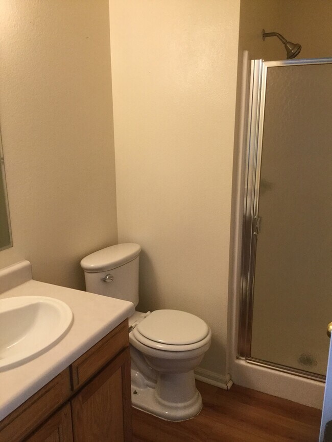 Building Photo - 3 BEDROOM, 2 BATHROOM, VILLAGE CREEK TOWNHOME WITH 1 CAR ATTACHED GARAGE