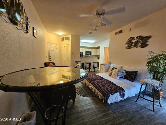 Building Photo - 18416 N Cave Creek Rd