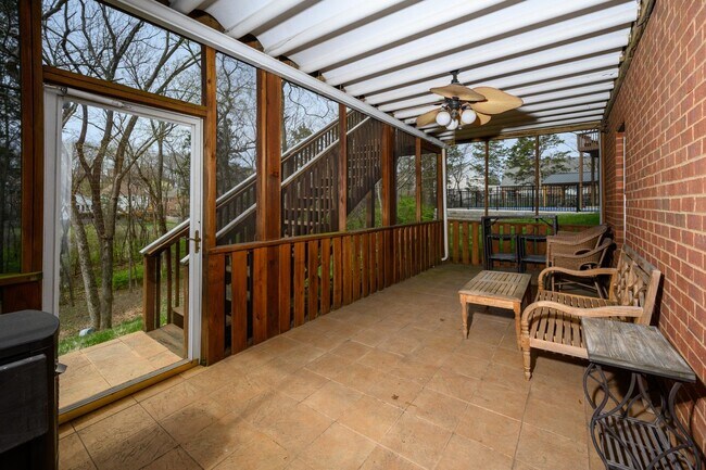 Building Photo - **UPDATED BRENTWOOD HOME THAT DOESN'T FEEL LIKE A RENTAL**