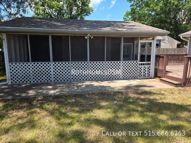 Building Photo - 817 E Diehl Ave