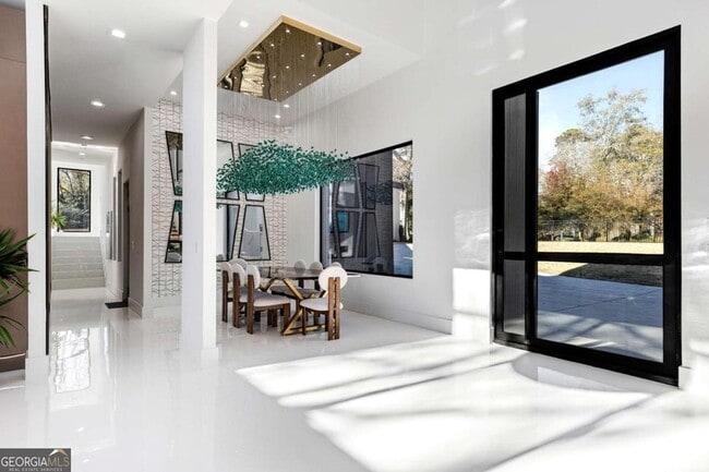 Building Photo - 3600 Lower Roswell Rd