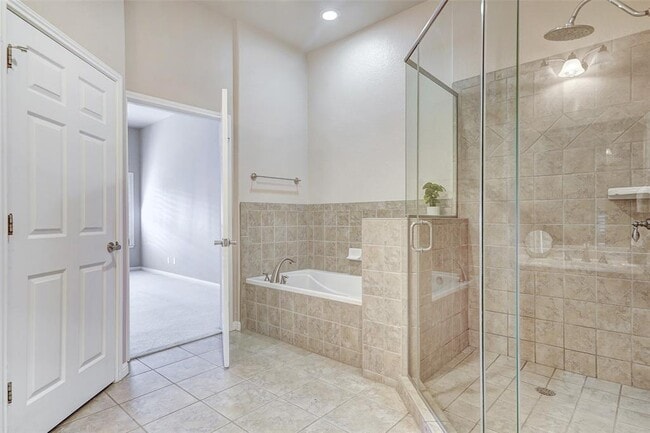 Building Photo - 10300 Morado Cove
