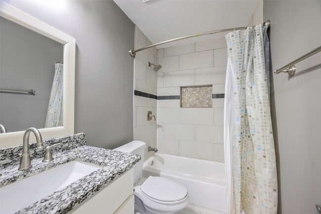 Building Photo - 2412 Ables Dr