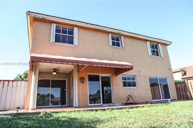 Building Photo - 985 NW 132nd Ct