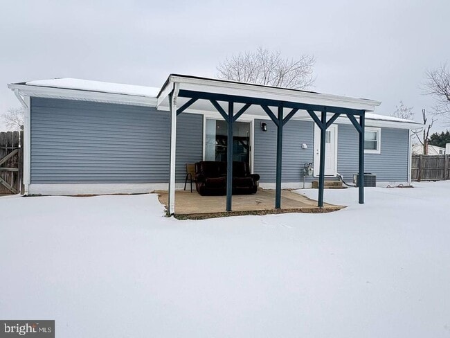 Building Photo - 13223 Hawthorn Ln