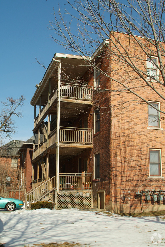 Building Photo - Algonquin Apartments