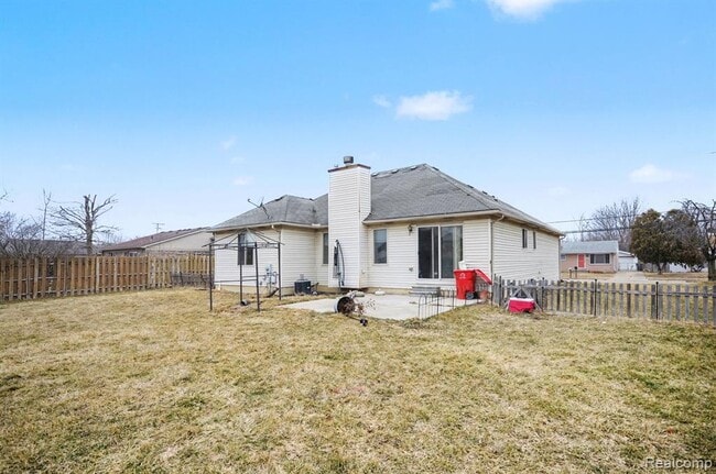 Building Photo - 21864 Laurel St