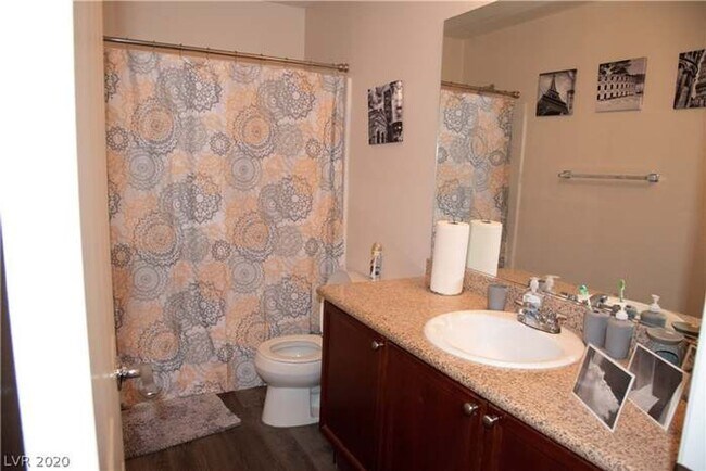 Building Photo - Northwest 3 bed, Lots of Amenities!