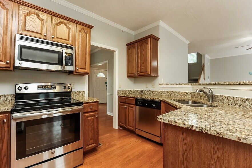 Building Photo - 1472 Aaronwood Dr