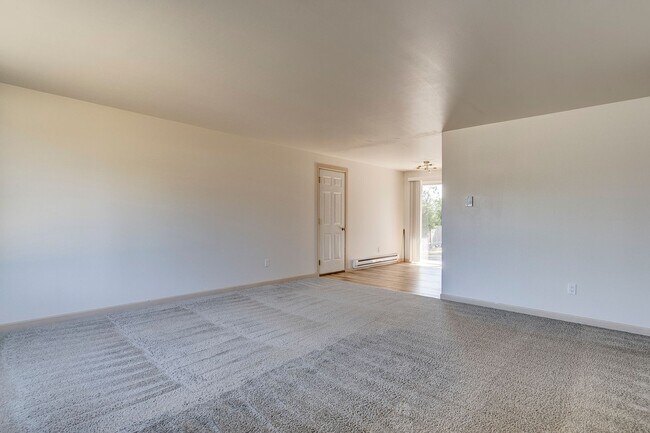 Building Photo - Single Level Pet Friendly Home near Ft. Nu...