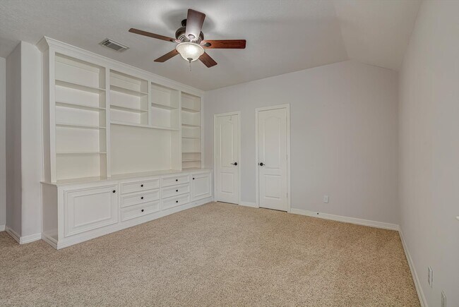 Building Photo - 18422 Windsor Lakes Dr