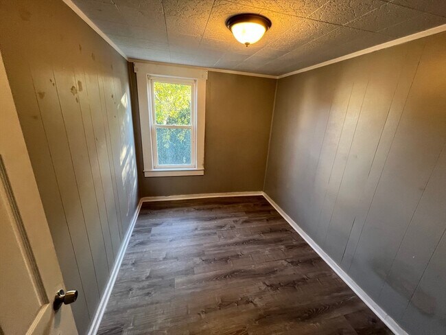 Building Photo - 73 Orswell St