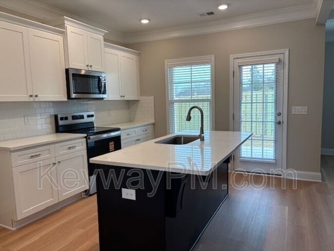 Building Photo - 515 Yuma Ln