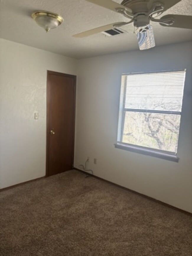 Building Photo - 2903 NE Tortoise Dr