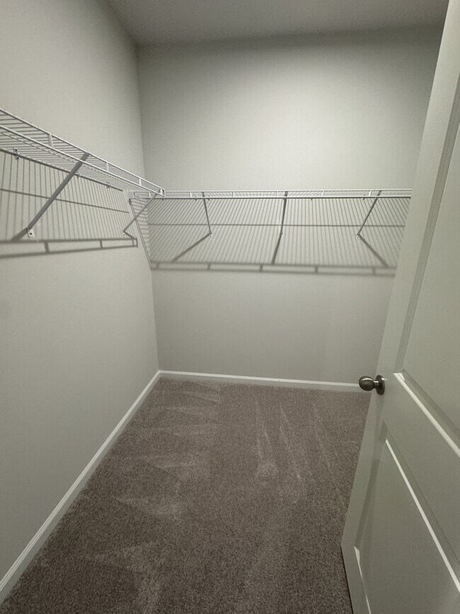 Building Photo - 3067 Visionary Dr