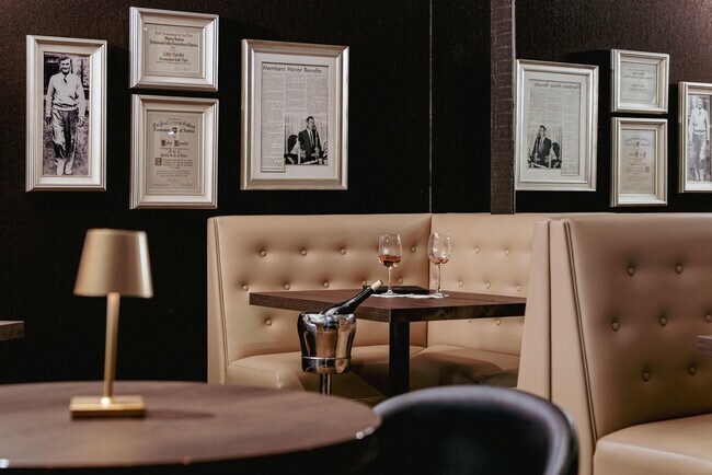 Building Photo - 449 Desert Lakes Dr