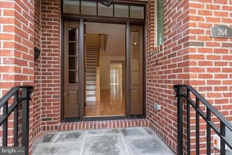 Building Photo - 264 W Ashland St