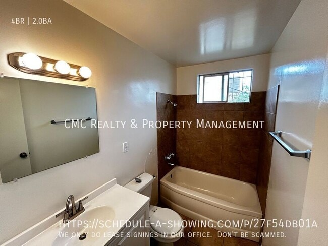 Building Photo - 2039 Lewis Ave