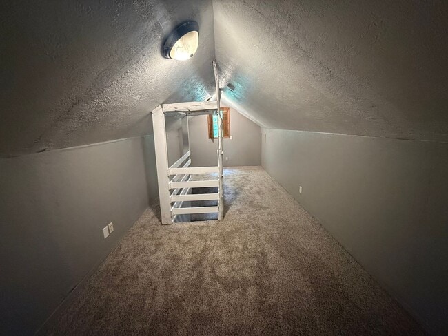 Building Photo - Cutest 2-bedroom cottage with a loft! Huge shady backyard for all things outdoor! All Brand new a...