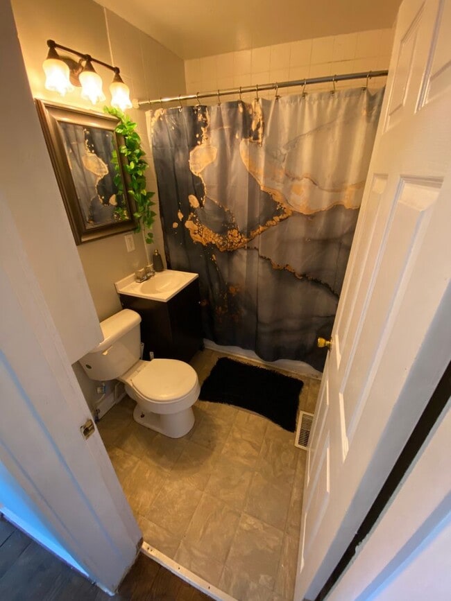 Building Photo - Charming East Nashville Cottage, 2 Bed/1 B...