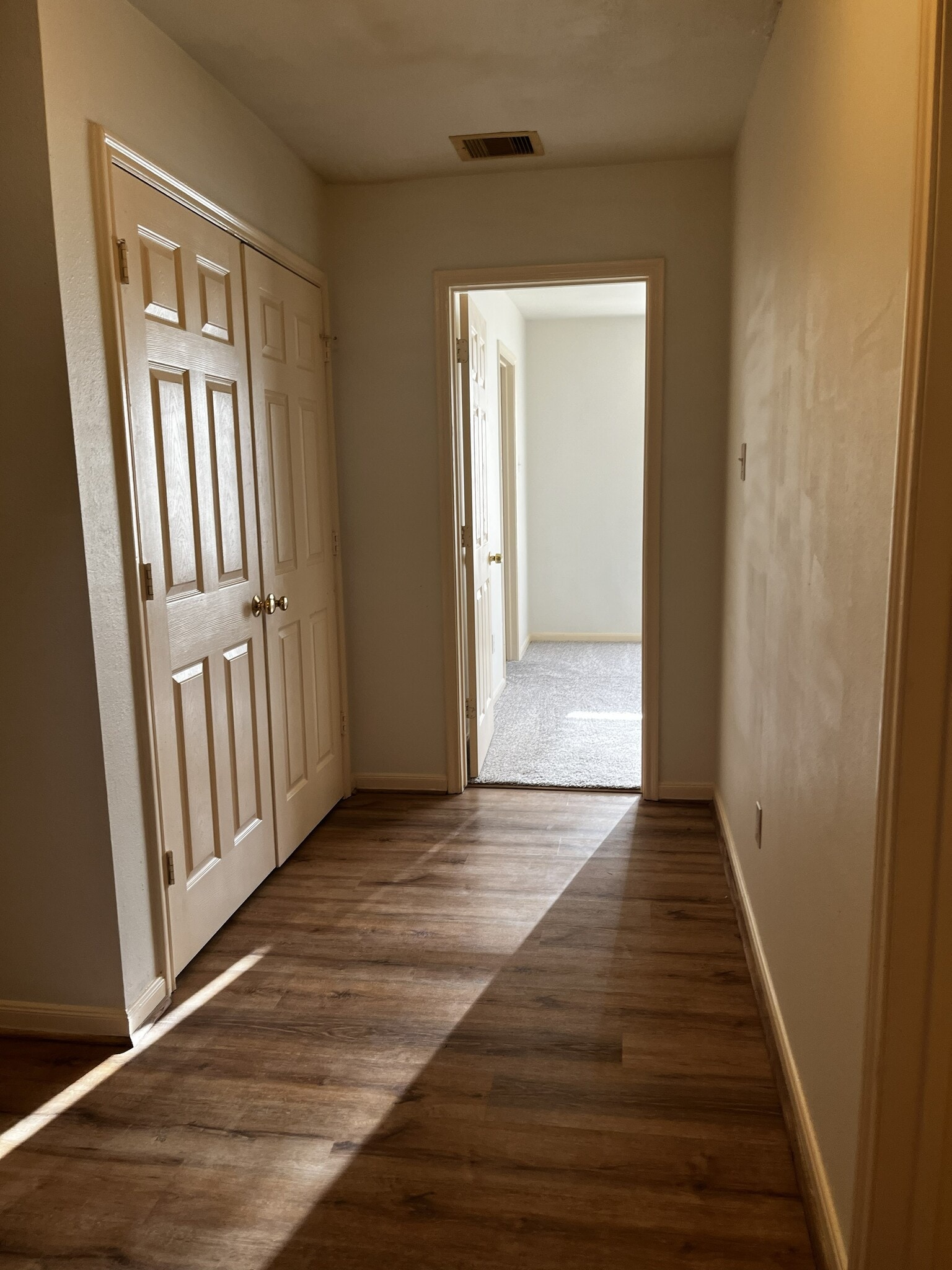 upstairs hallway - 11807 Chetman Dr