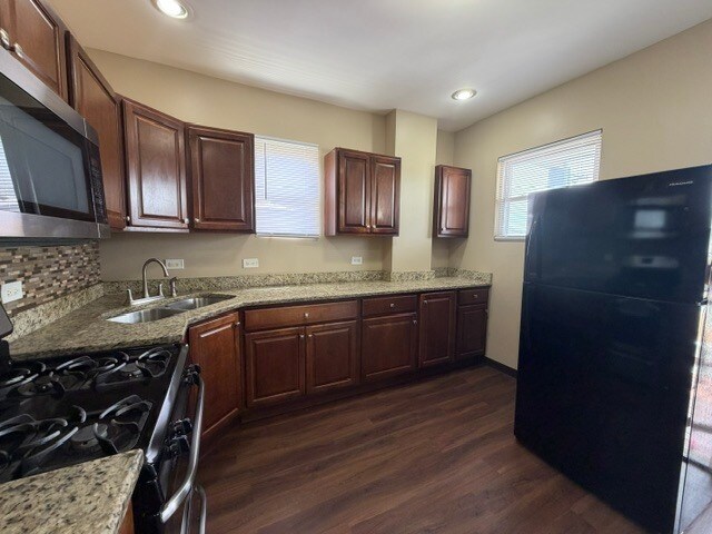Building Photo - 4741 W Van Buren St