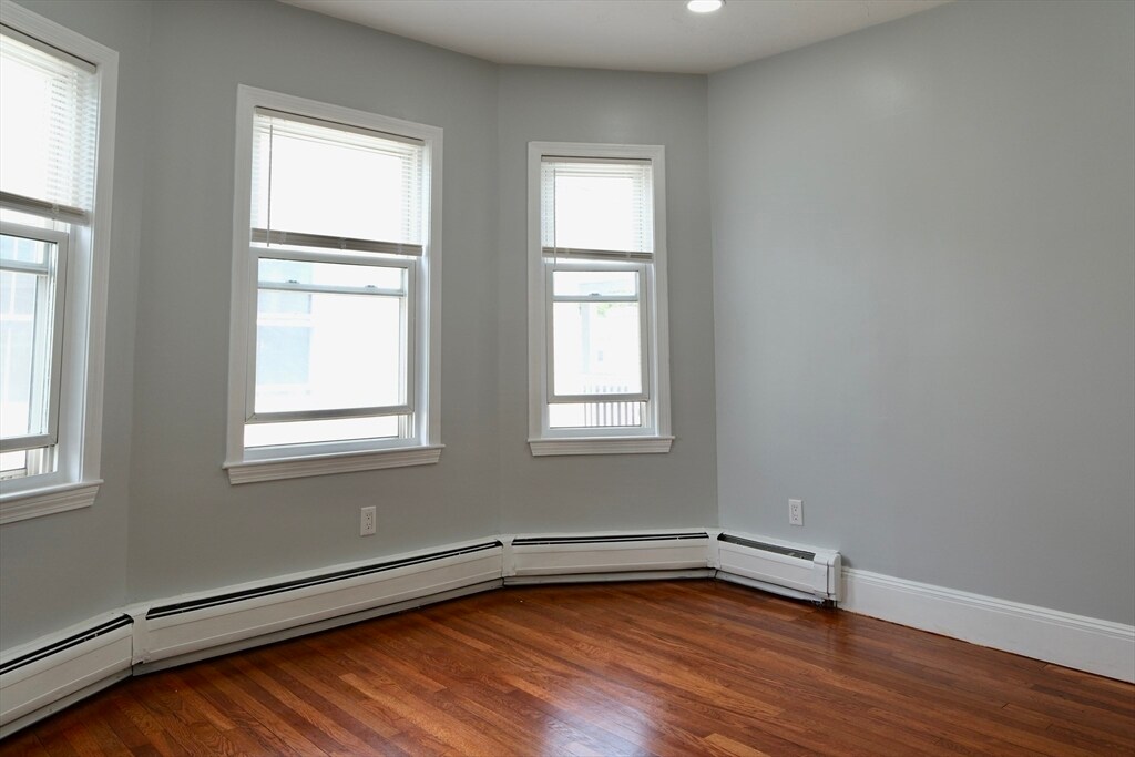 Building Photo - 23 Granfield Ave
