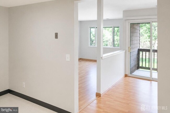 Building Photo - 2210 Sayre Dr