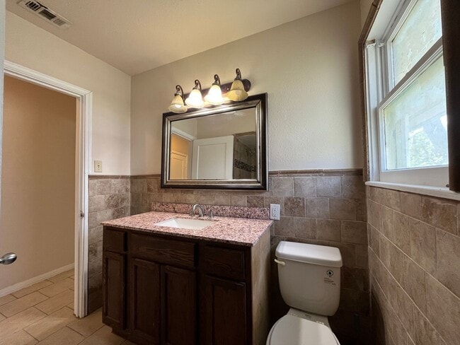 Building Photo - LINDALE PARK WITH EXTRA SQUARE FOOTAGE!!