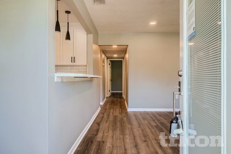 Building Photo - 348 Barbara Cir