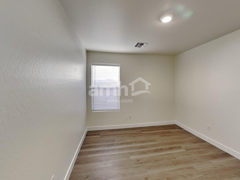 Building Photo - 12730 W Catalina Dr