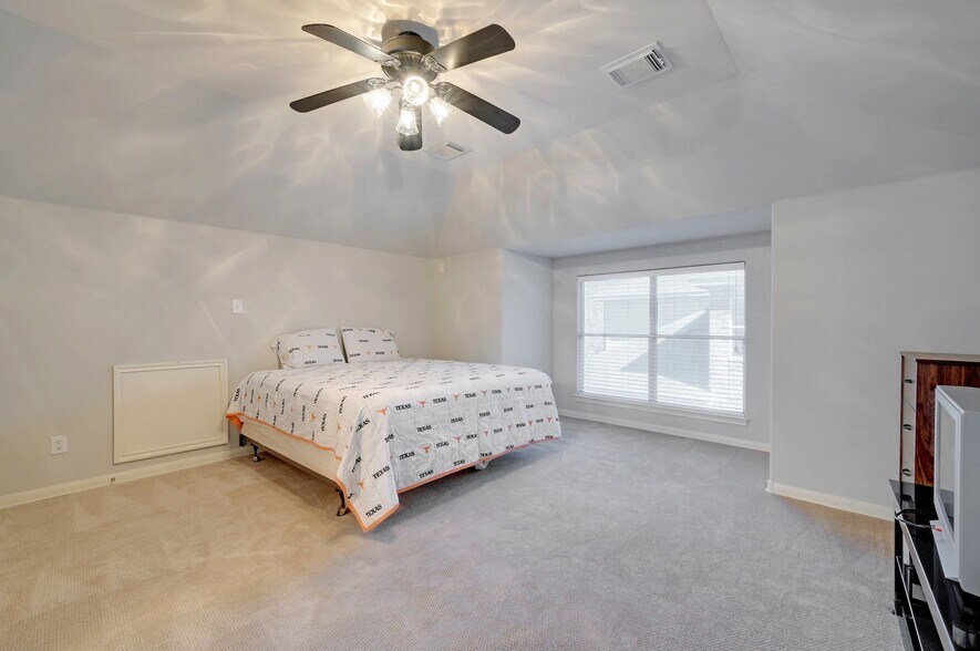 Building Photo - 2605 Salorn Way