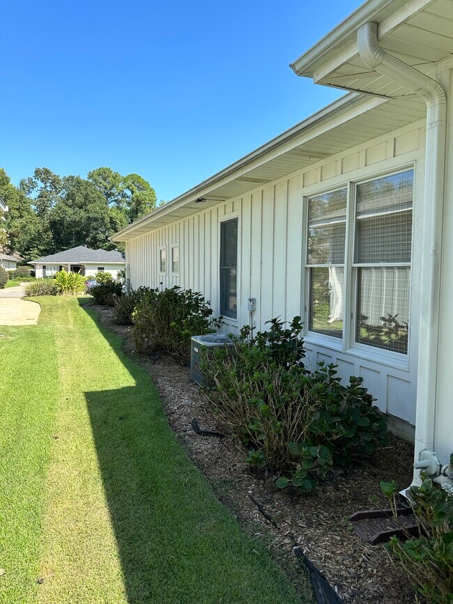 Building Photo - 103 Oak Bend Ct