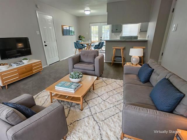 Building Photo - 605 Elm St