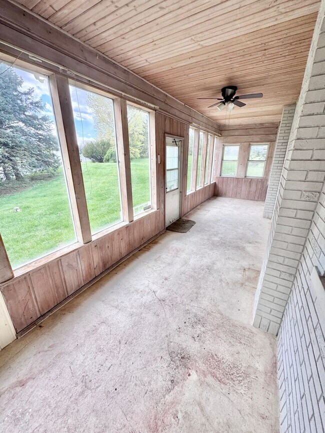 Building Photo - 8361 Schantz Rd