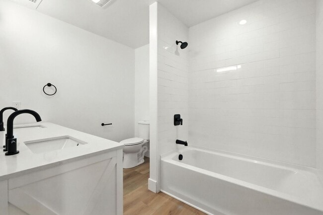 Building Photo - Downtown Sharpsburg New Remodel - 3 Bed, 2...
