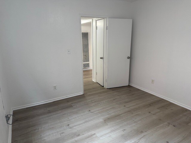 Building Photo - 423 E 82nd St