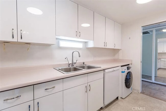 Building Photo - 1155 N Brand Blvd