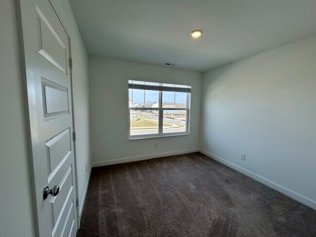Building Photo - Beautiful Newly Built 4 Bed, 2.5 Bath Home - Loudoun Place Neighborhood