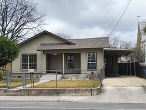 Building Photo - 1923 W Poplar St