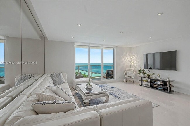Building Photo - 2301 Collins Ave