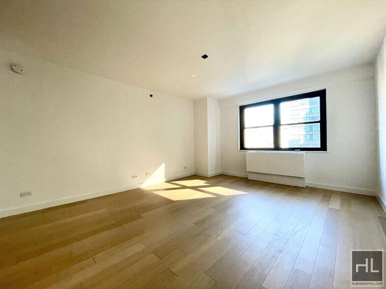 Building Photo - East 39th Street