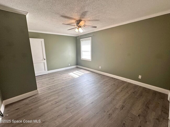 Building Photo - 350 Vesta Cir