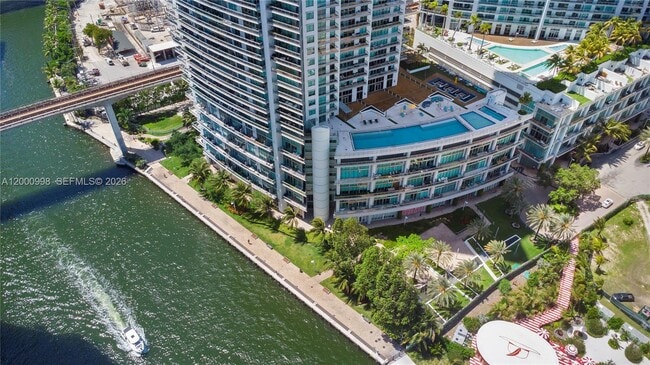 Building Photo - 92 SW 3rd St