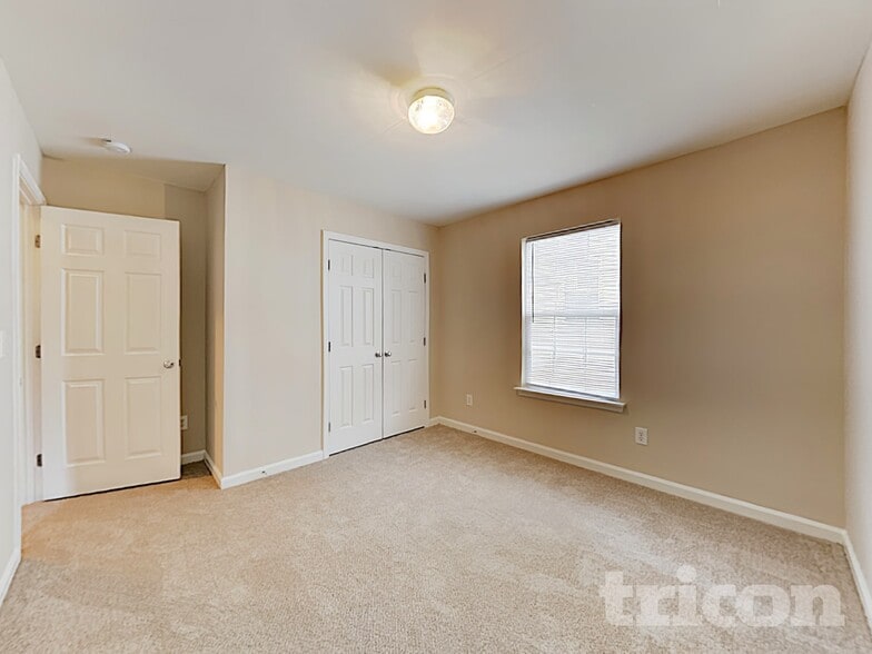 Building Photo - 4008 Laurel Glen Dr