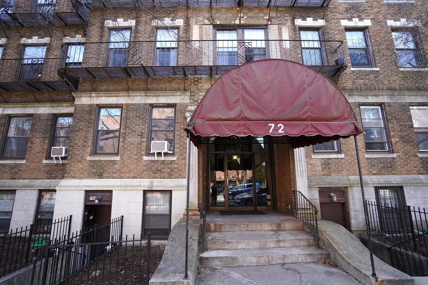 Building Photo - 72 Strathmore Rd