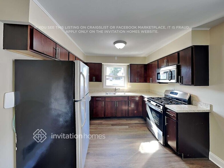 Building Photo - 9344 S 54th Ct