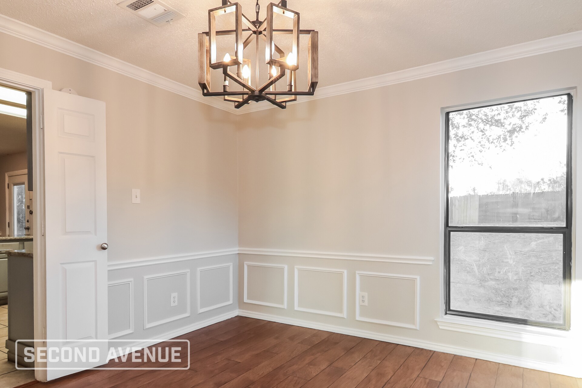 Building Photo - 732 Creekview Ct