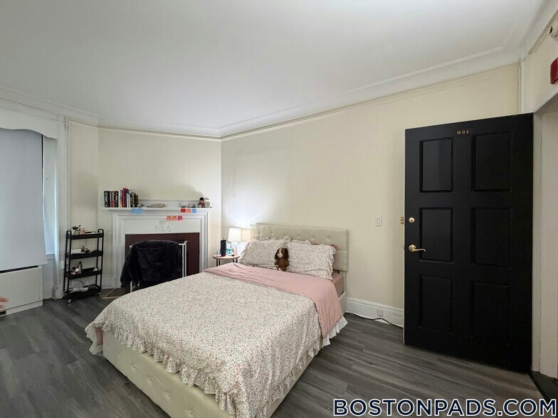 Building Photo - 62 Boylston St