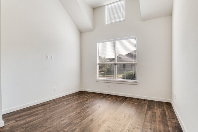 Building Photo - 1625 Dewberry Ln